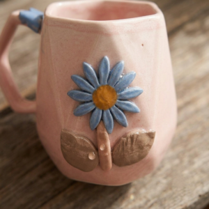 HANDCRAFTED DAISY EMBOSSED CUP PINK